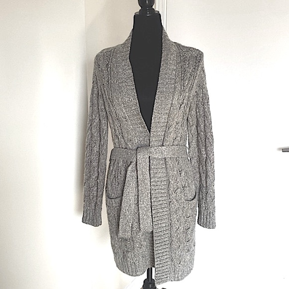 GAP, light grey soft cable knit cardigan with tie, no buttons. Size Small